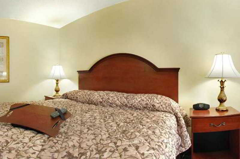 Hampton & I-95 Hotel