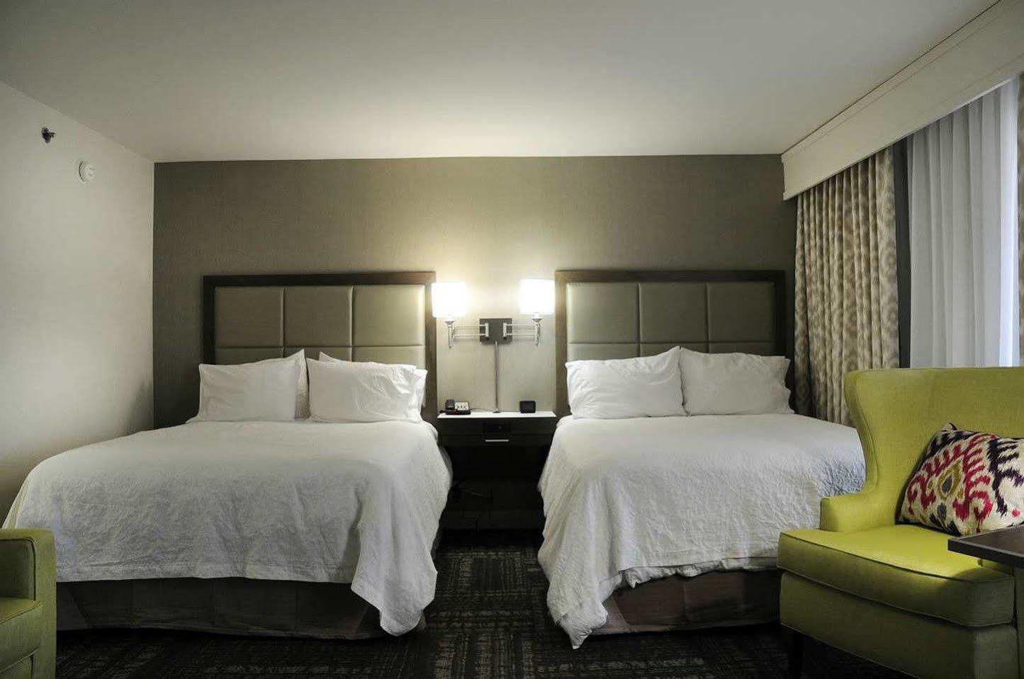 Hampton & I-95 Hotel 3*